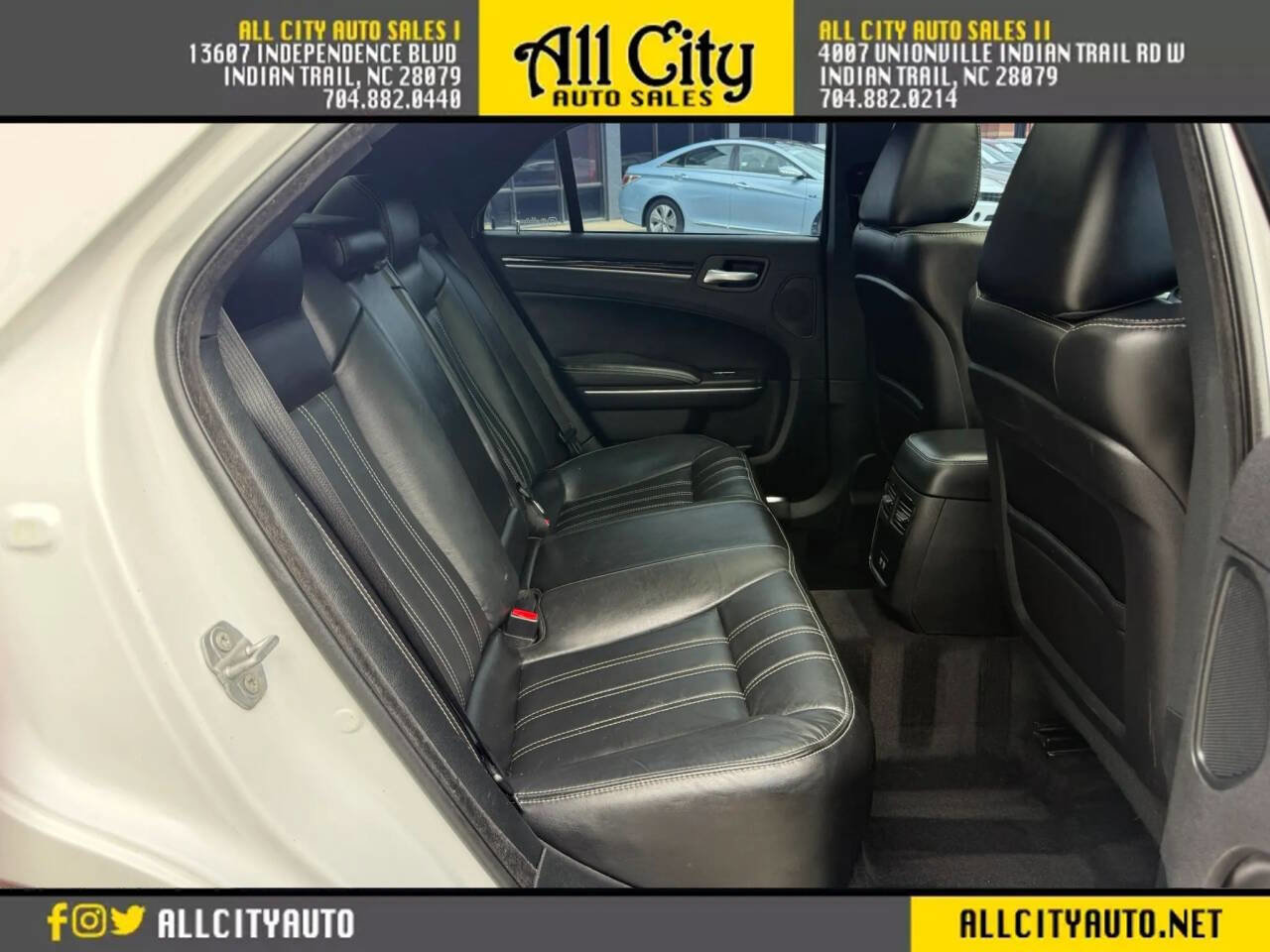 Used 2018 Chrysler 300 S w/ 300S Premium Group RWD image 18