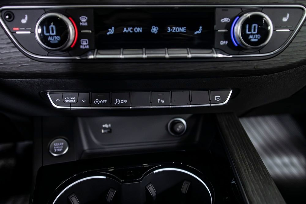 Used 2024 Audi A4 2.0T Premium w/ Convenience Package image 35