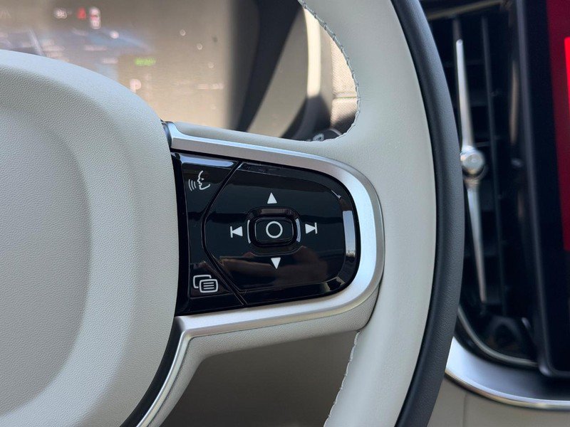 New 2026 Volvo XC90 T8 Ultra w/ Lounge Package AWD/4WD image 13