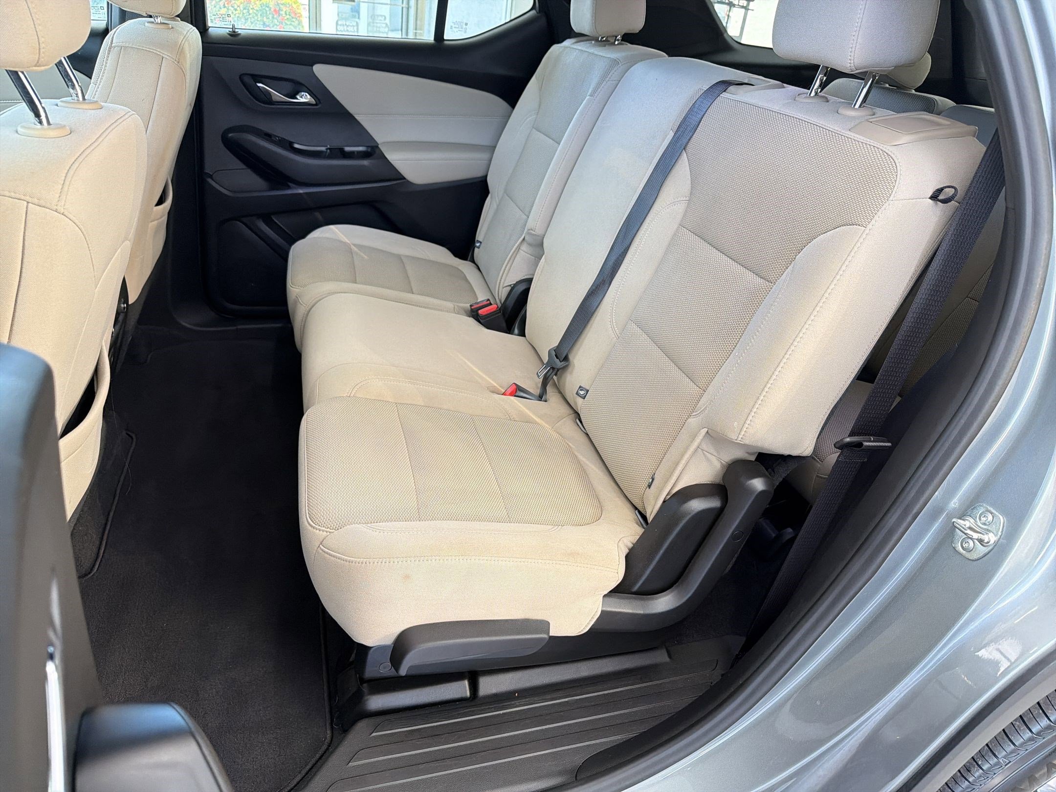 Used 2023 Chevrolet Traverse LS w/ Safety Package FWD image 15