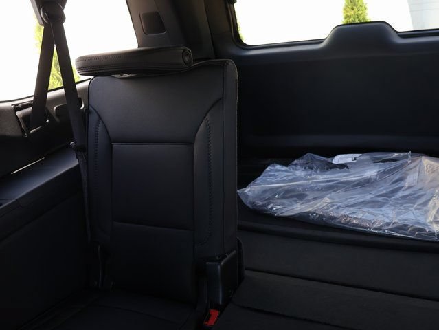 New 2026 GMC Yukon Elevation w/ Elevation Premium Package AWD/4WD image 24