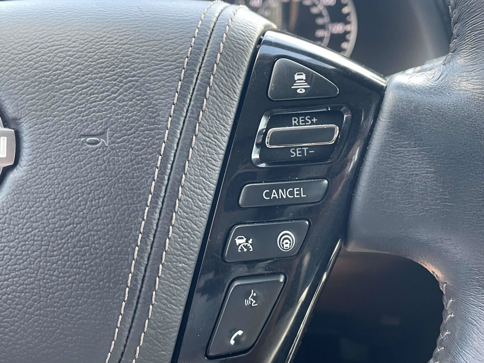 Used 2023 Nissan Armada Platinum w/ Captain's Chairs Package RWD image 23