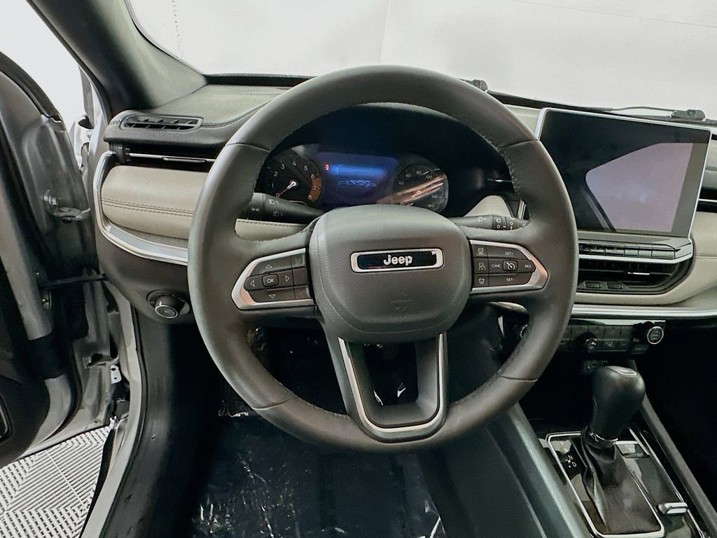 Certified 2024 Jeep Compass Limited image 18
