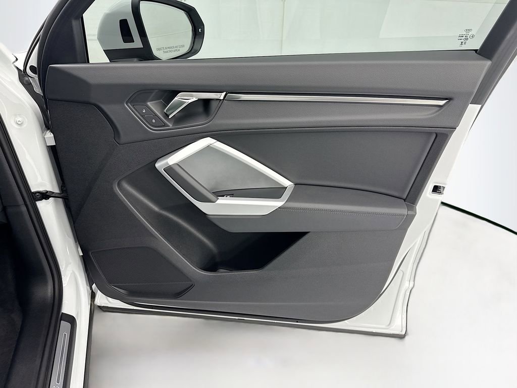 Certified 2025 Audi Q3 2.0T Premium image 23