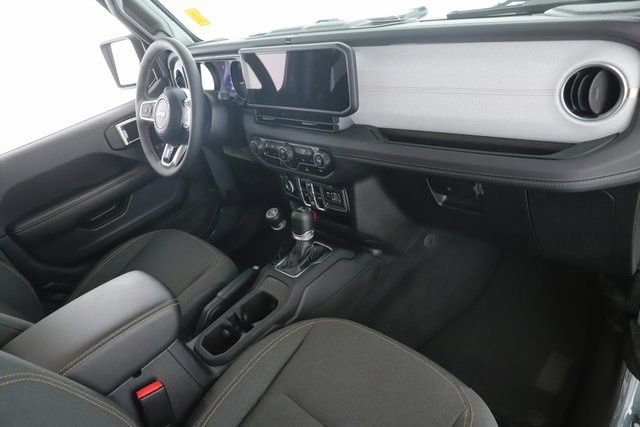 Used 2025 Jeep Wrangler Unlimited Sahara image 28