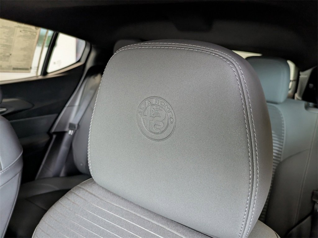 New 2025 Alfa Romeo Tonale image 9