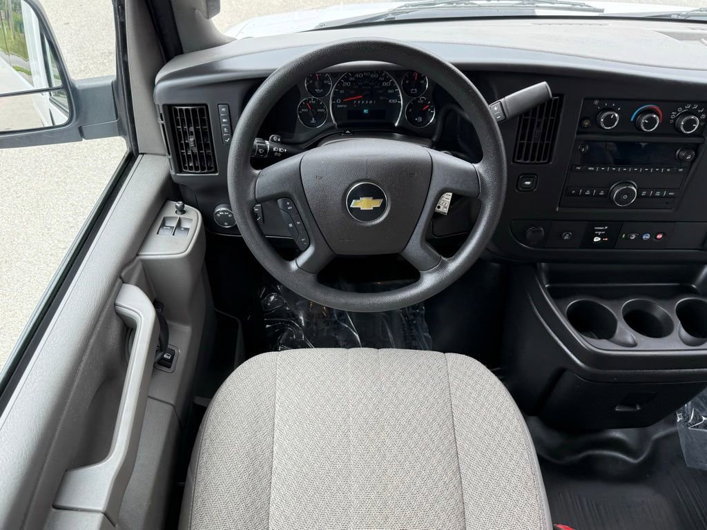 Used 2022 Chevrolet Express 3500 LS RWD image 22