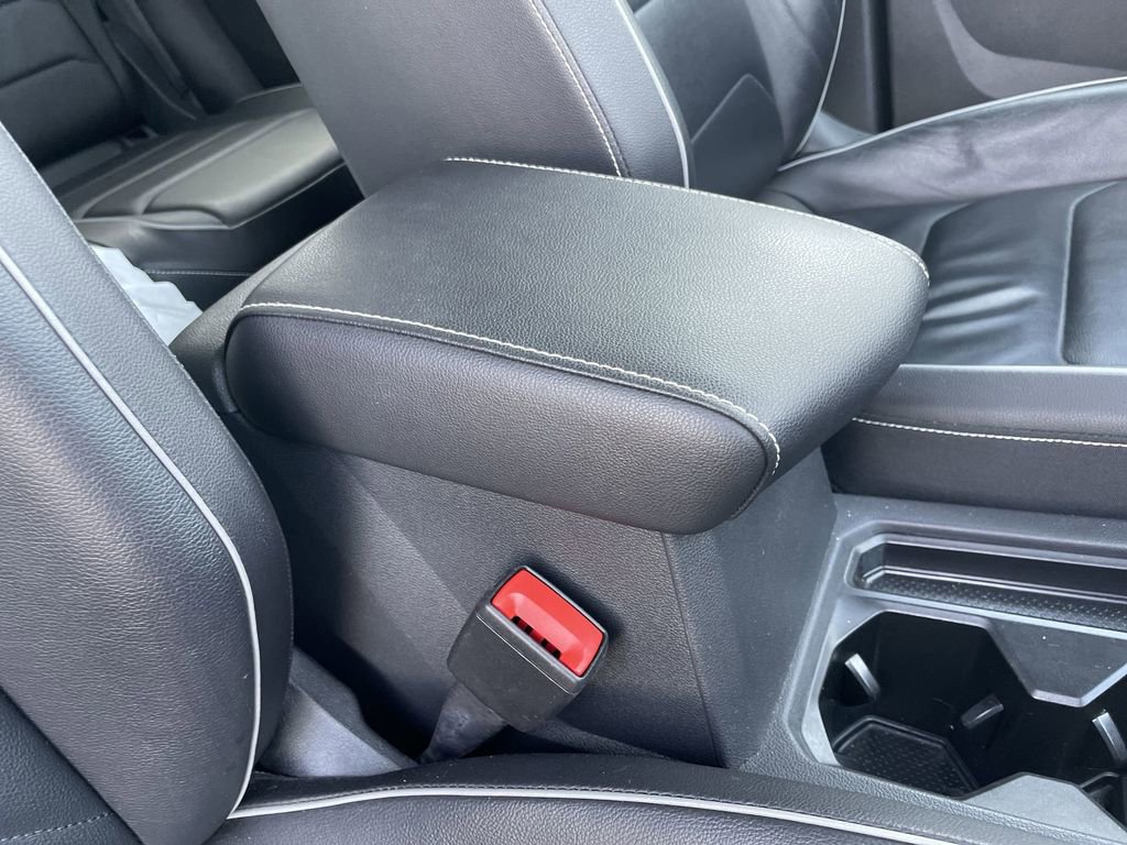 Used 2021 Volkswagen Tiguan SEL Premium R-Line image 34