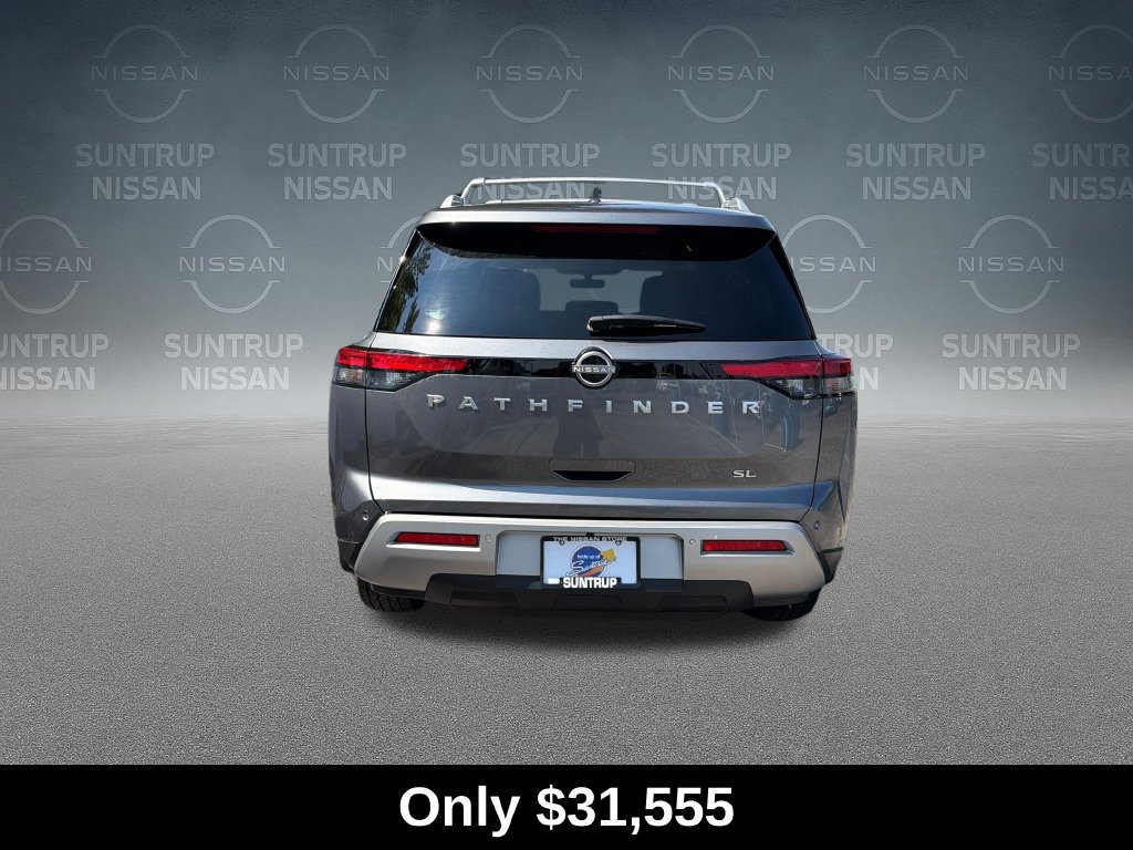 Used 2025 Nissan Pathfinder SL FWD image 4