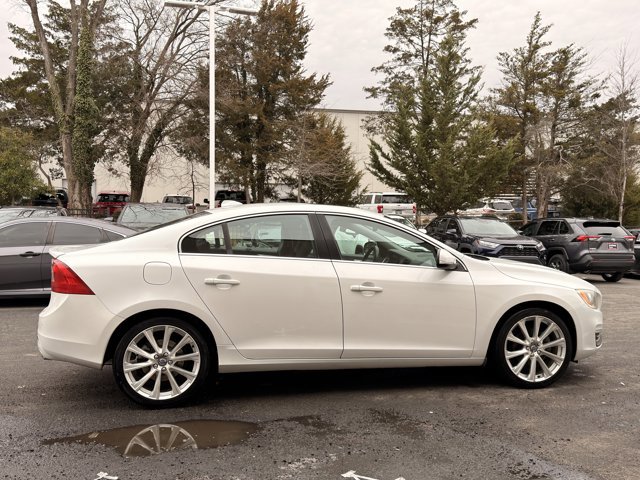 Used 2017 Volvo S60 T5 Inscription image 4