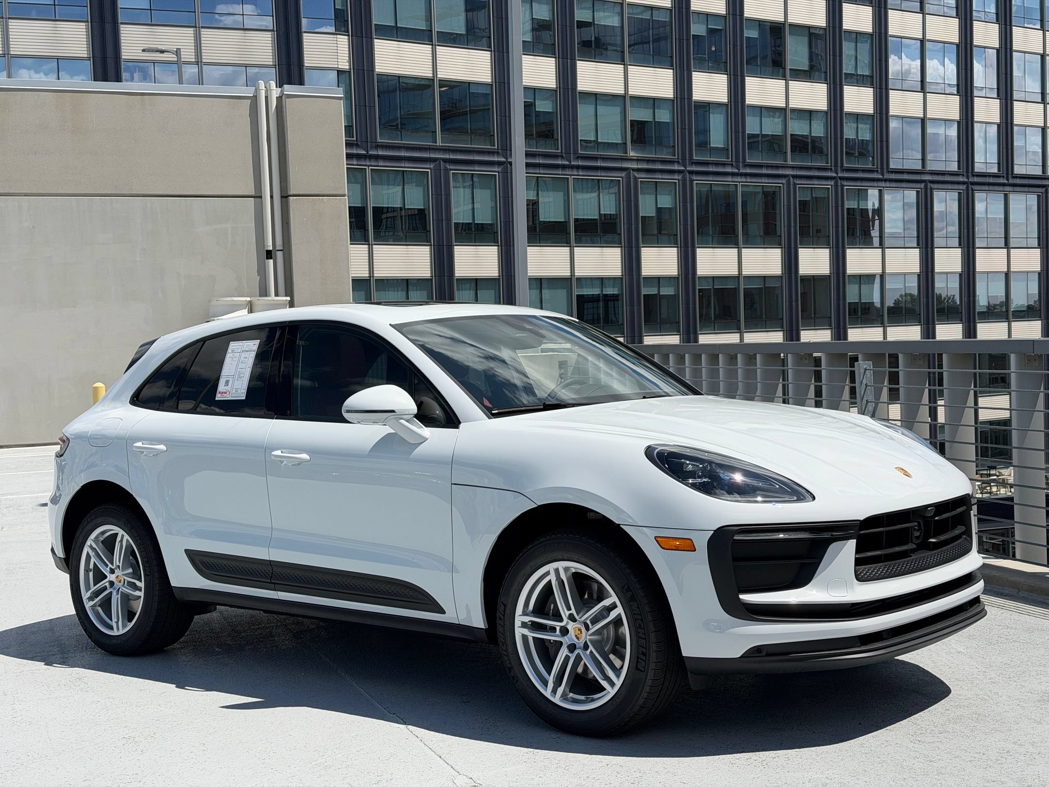 Used 2026 Porsche Macan AWD/4WD image 9