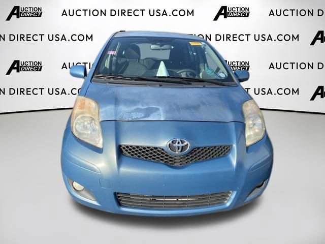 Used 2011 Toyota Yaris 4-Door Hatchback video 3