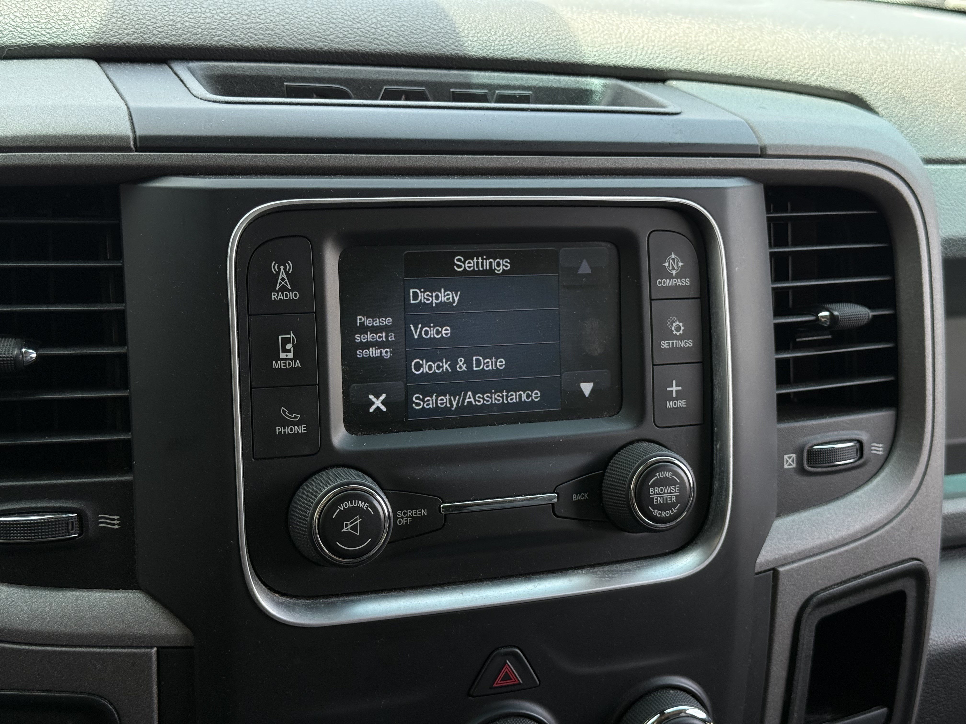 Used 2014 RAM 1500 Express RWD image 15