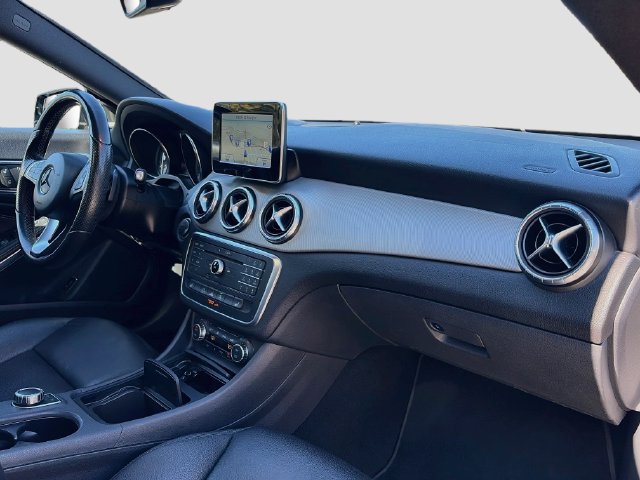 Used 2015 Mercedes-Benz CLA 250 4MATIC image 30