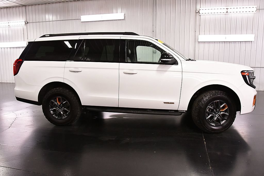 Used 2025 Ford Expedition Tremor AWD/4WD image 8