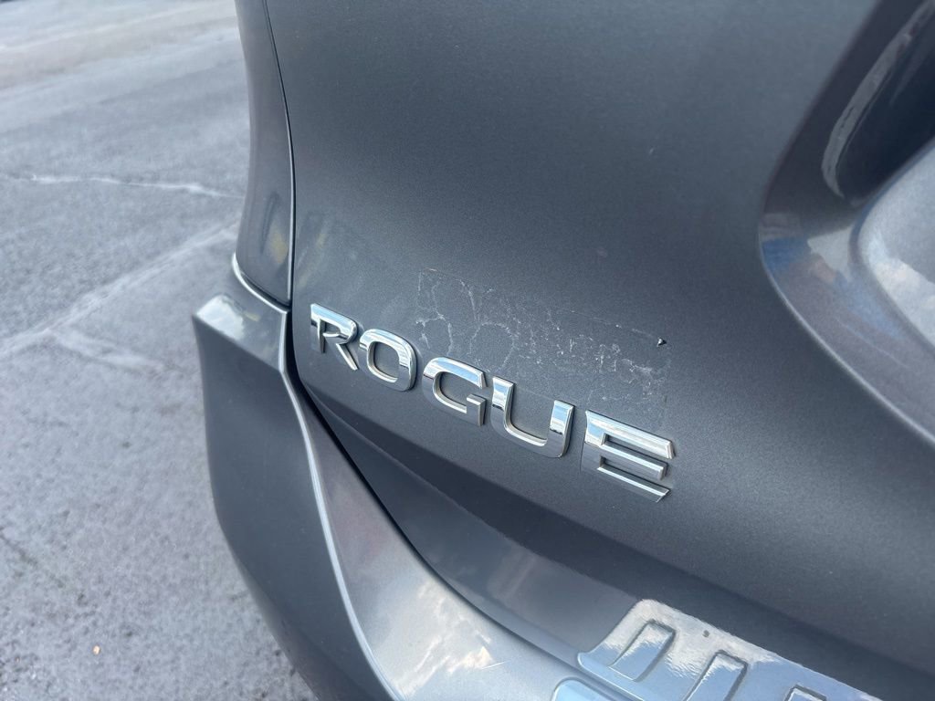 Used 2019 Nissan Rogue S w/ Special Edition Package FWD image 33