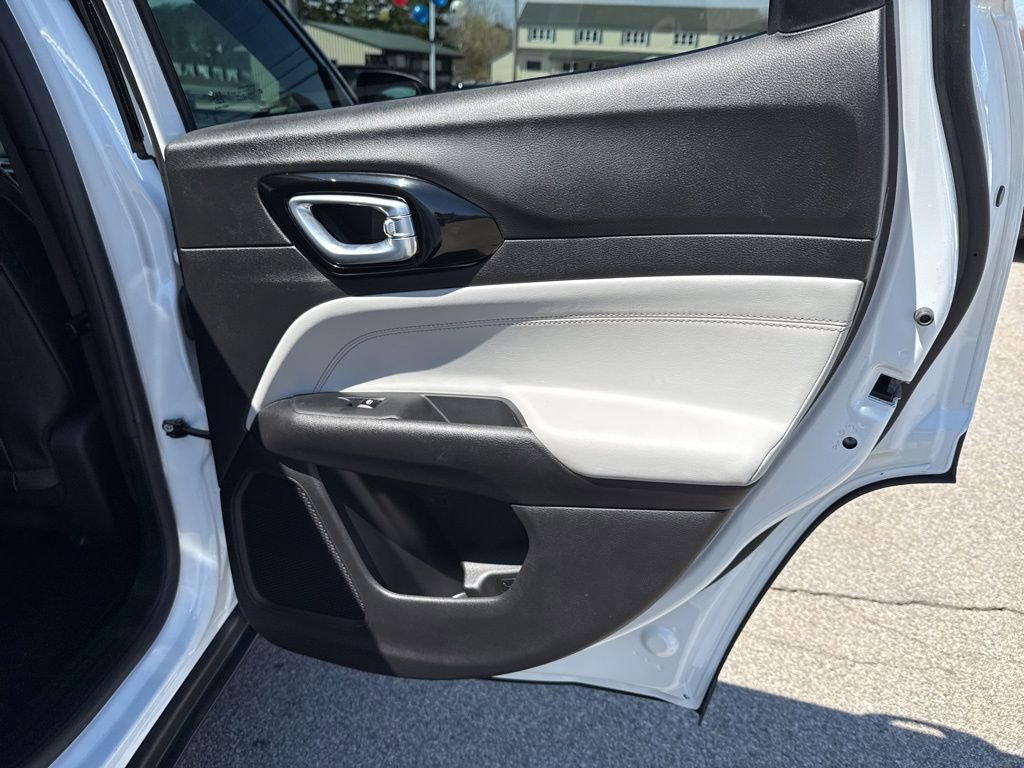 Certified 2025 Jeep Compass Limited image 25