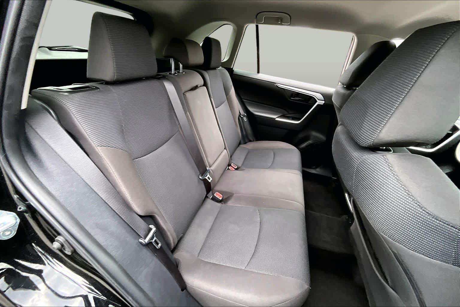 Used 2025 Toyota RAV4 LE AWD/4WD image 20
