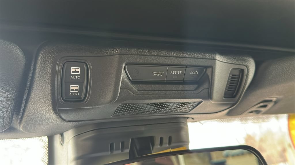 Used 2025 Jeep Wrangler Unlimited Sahara w/ Safety Group AWD/4WD image 26