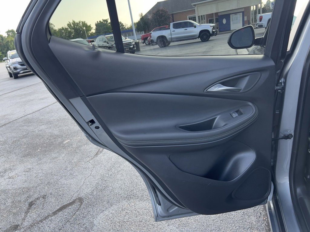 Used 2023 Buick Encore GX Select w/ Sport Touring Package image 15