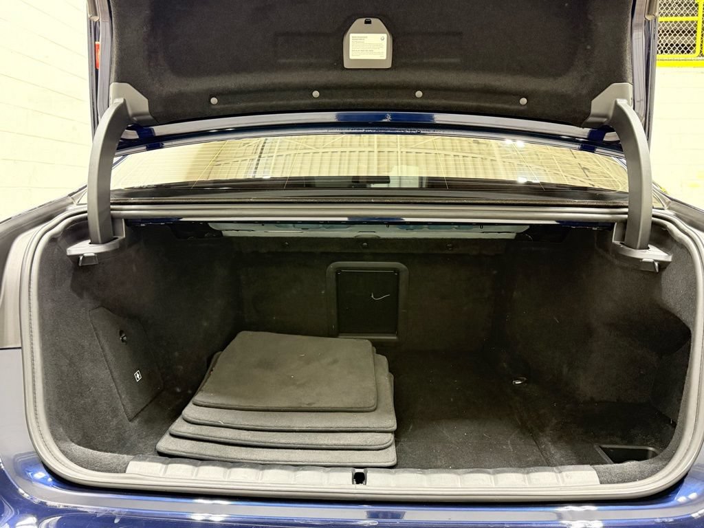 Used 2023 BMW i7 xDrive60 AWD/4WD image 44