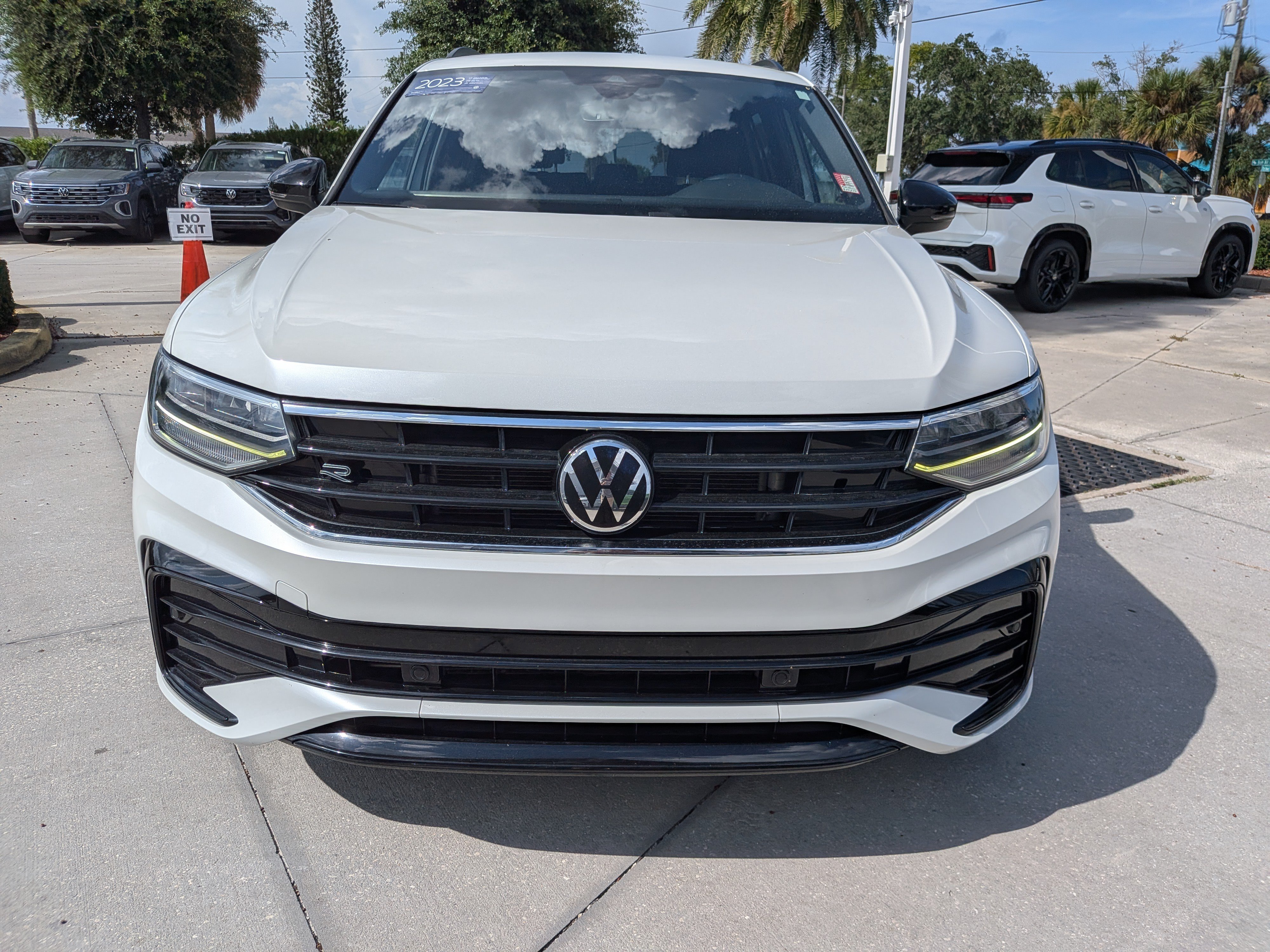 Certified 2023 Volkswagen Tiguan SE R-Line FWD image 8
