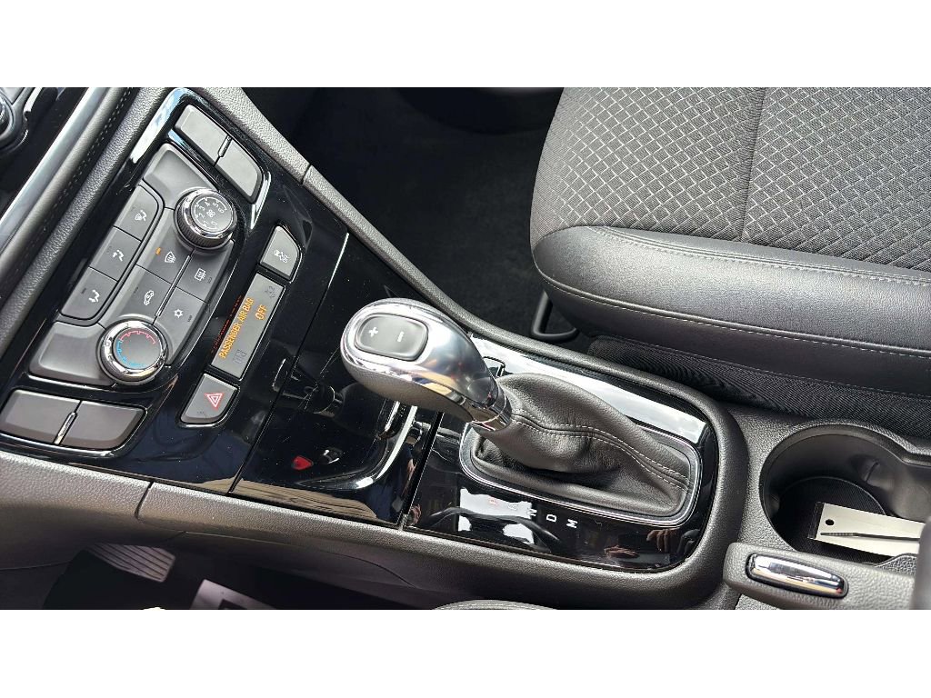 Used 2022 Buick Encore Preferred w/ Safety Package image 19