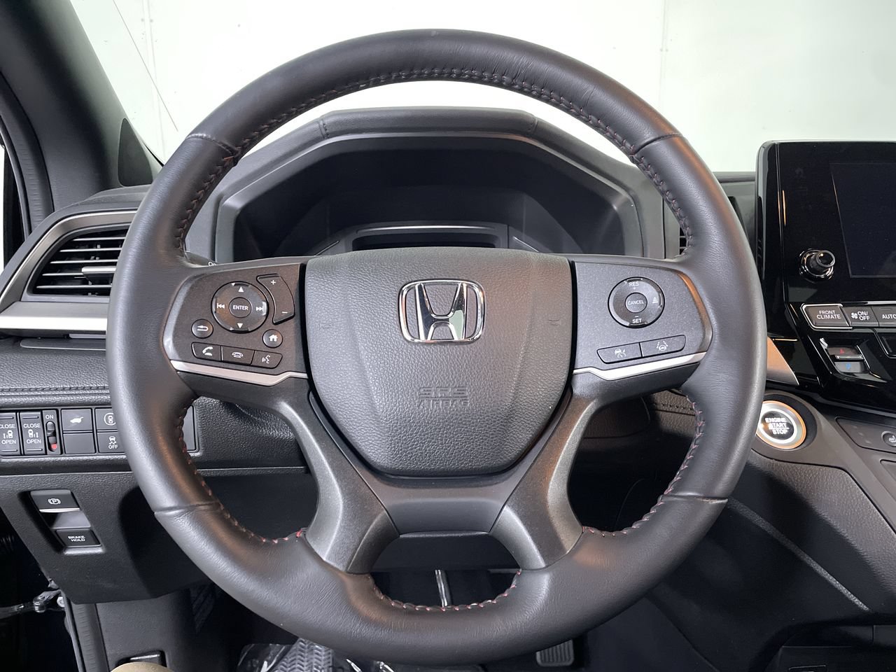Used 2023 Honda Odyssey Sport image 13