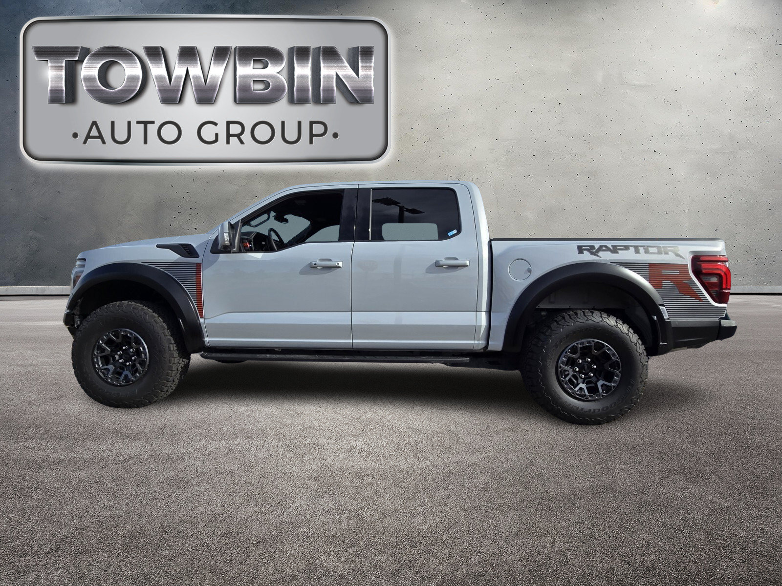 Used 2025 Ford F150 Raptor w/ Equipment Group 803A Raptor R AWD/4WD image 7