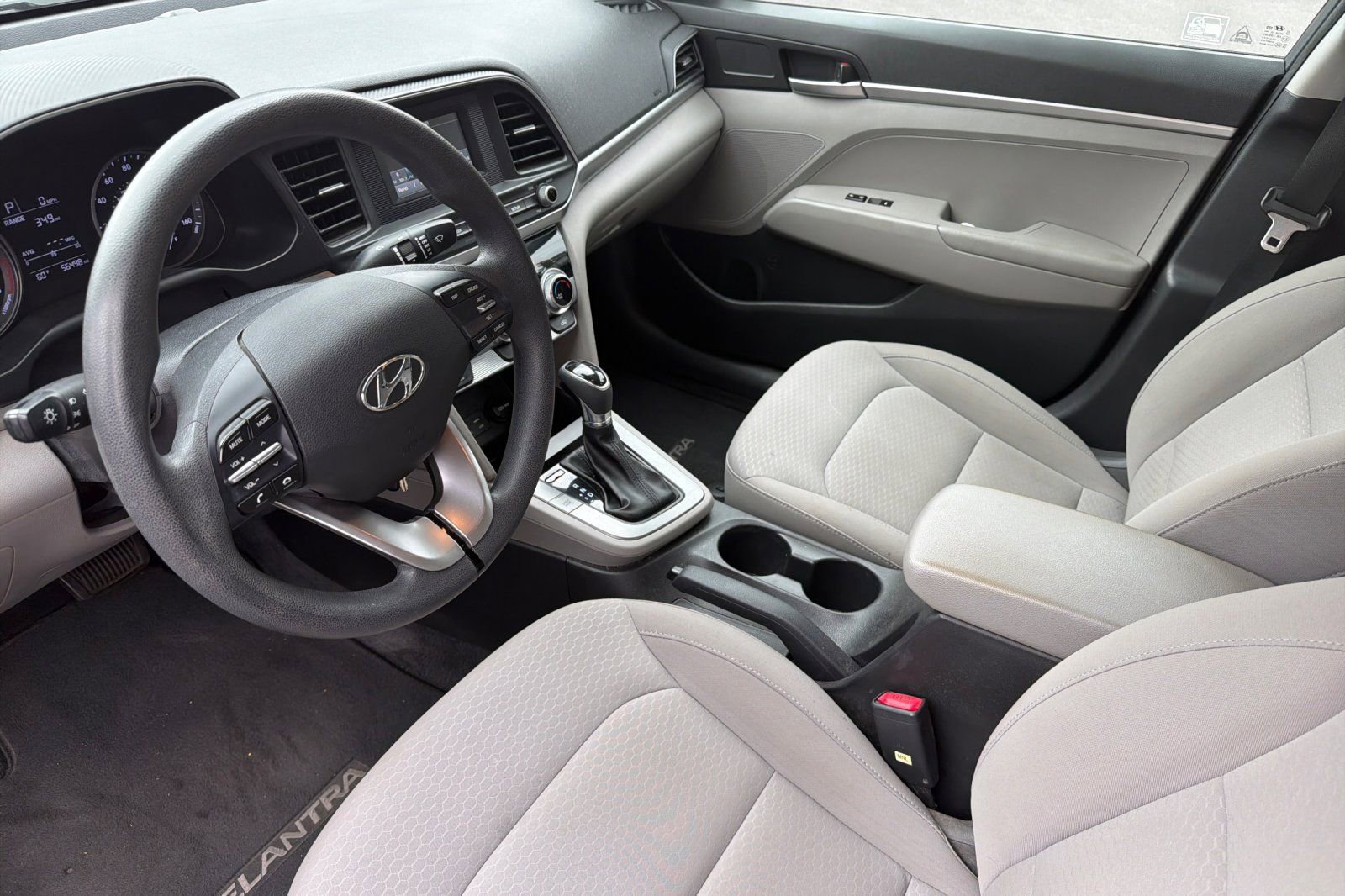 Used 2019 Hyundai Elantra SE w/ Cargo Package FWD image 11