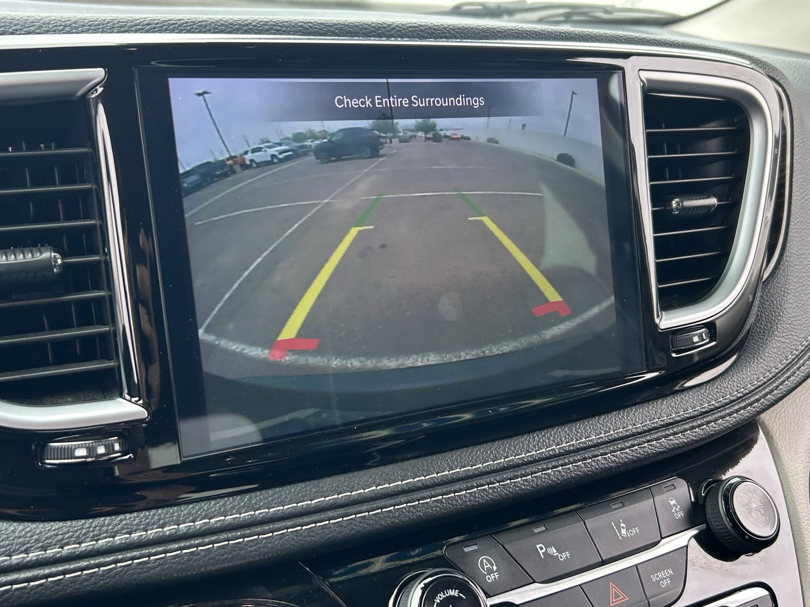 Used 2024 Chrysler Pacifica Limited FWD image 26