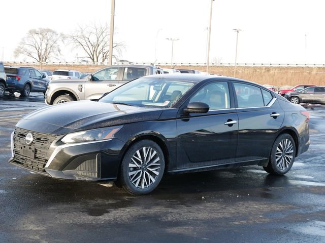 Used 2023 Nissan Altima 2.5 SV image 2