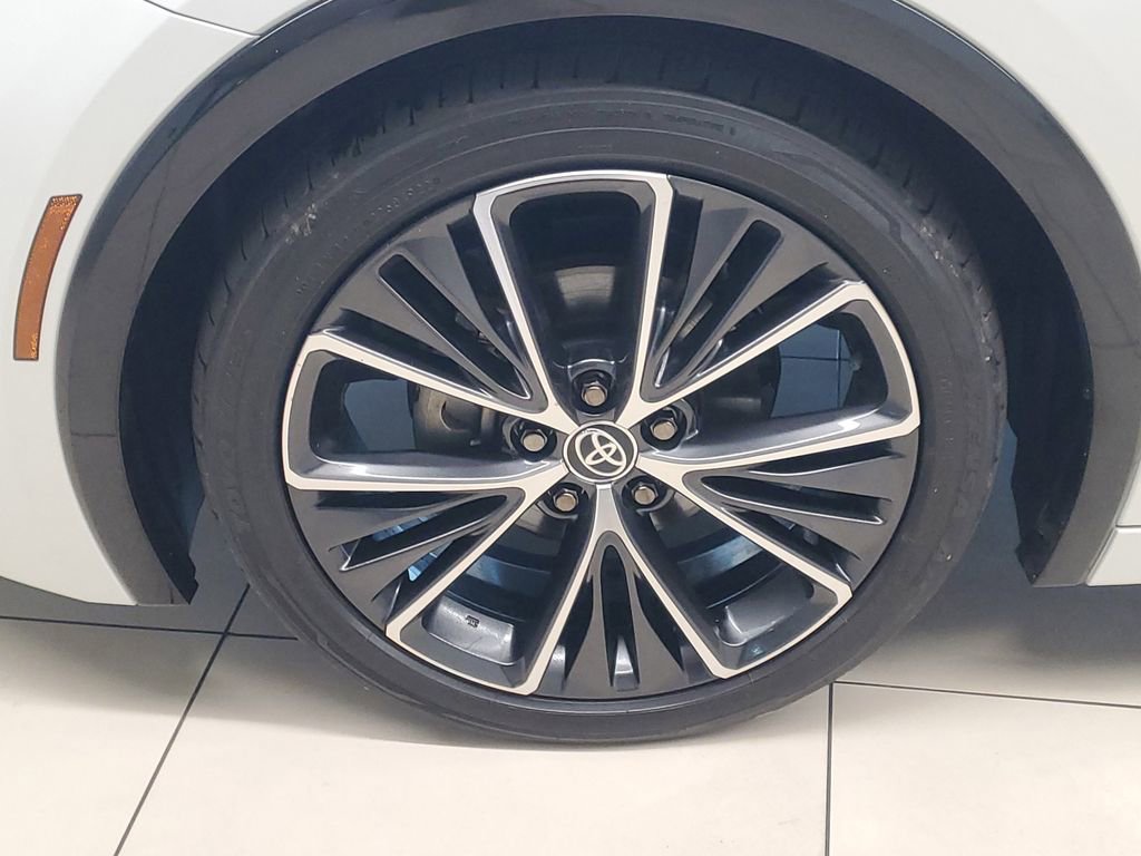 Used 2023 Toyota Prius Limited image 4