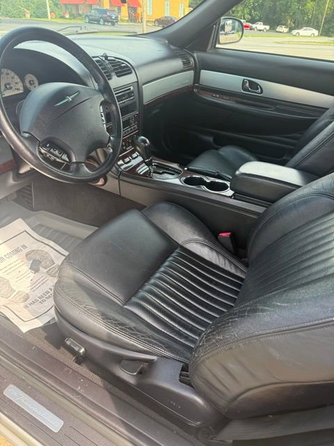 Used 2005 Ford Thunderbird RWD image 11