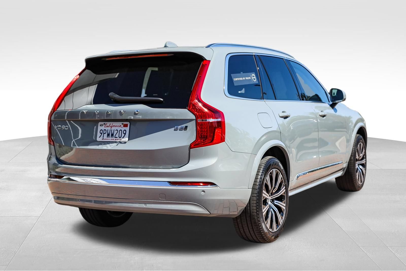 Used 2025 Volvo XC90 B5 Core w/ Protection Package Premier AWD/4WD image 8