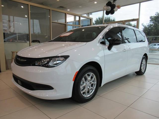 New 2026 Chrysler Voyager LX image 3