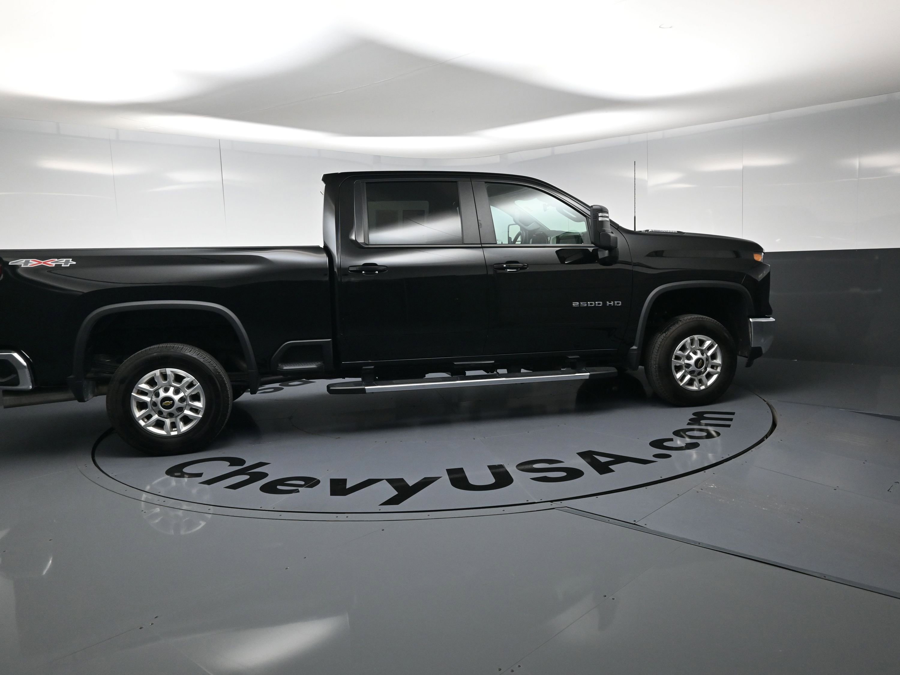 Used 2025 Chevrolet Silverado 2500 LT w/ Convenience Package AWD/4WD image 10