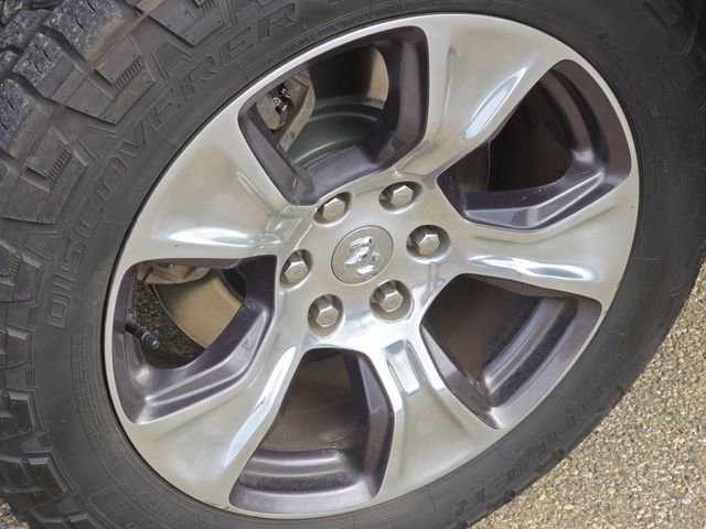 Used 2019 RAM 1500 Laramie AWD/4WD image 28
