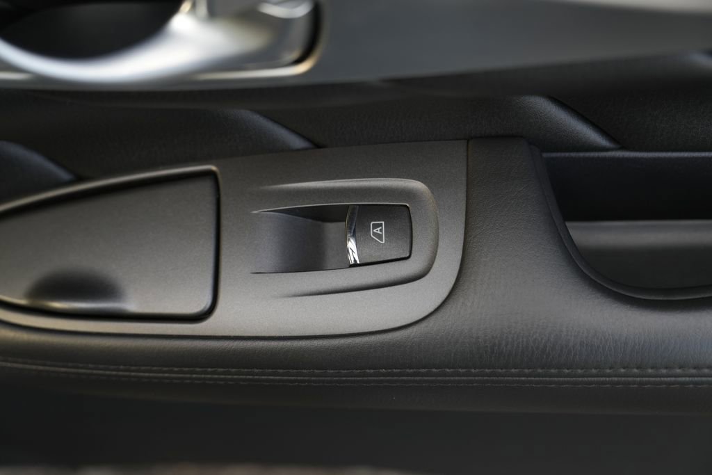 Used 2015 INFINITI Q70 L 3.7 RWD image 38