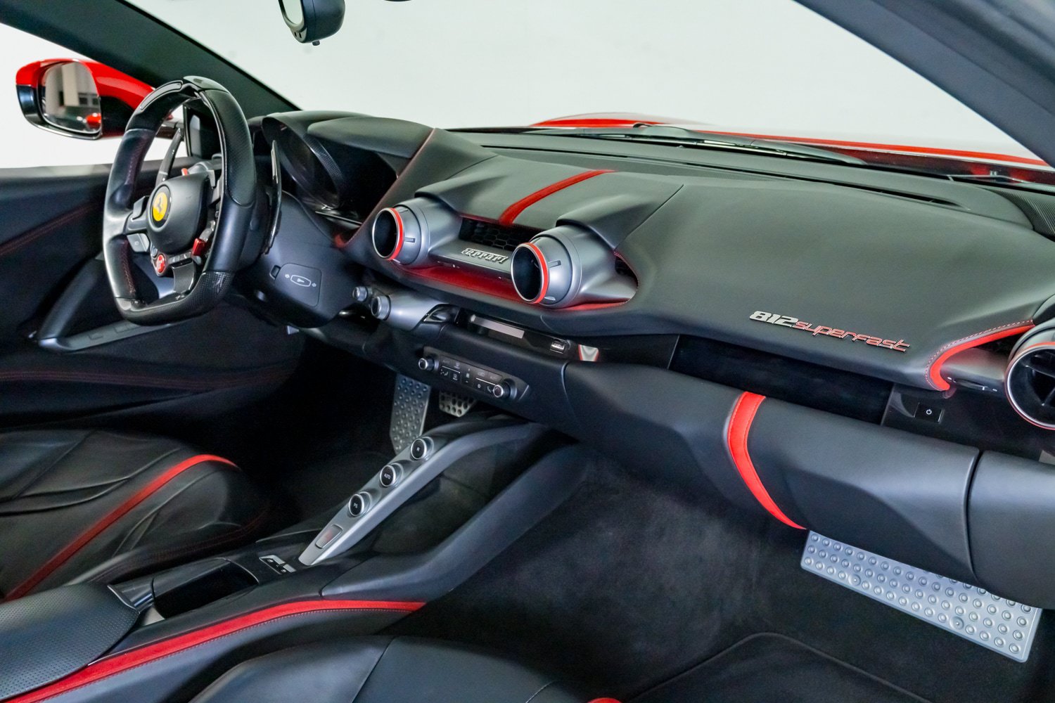 Used 2018 Ferrari 812 Superfast RWD image 26
