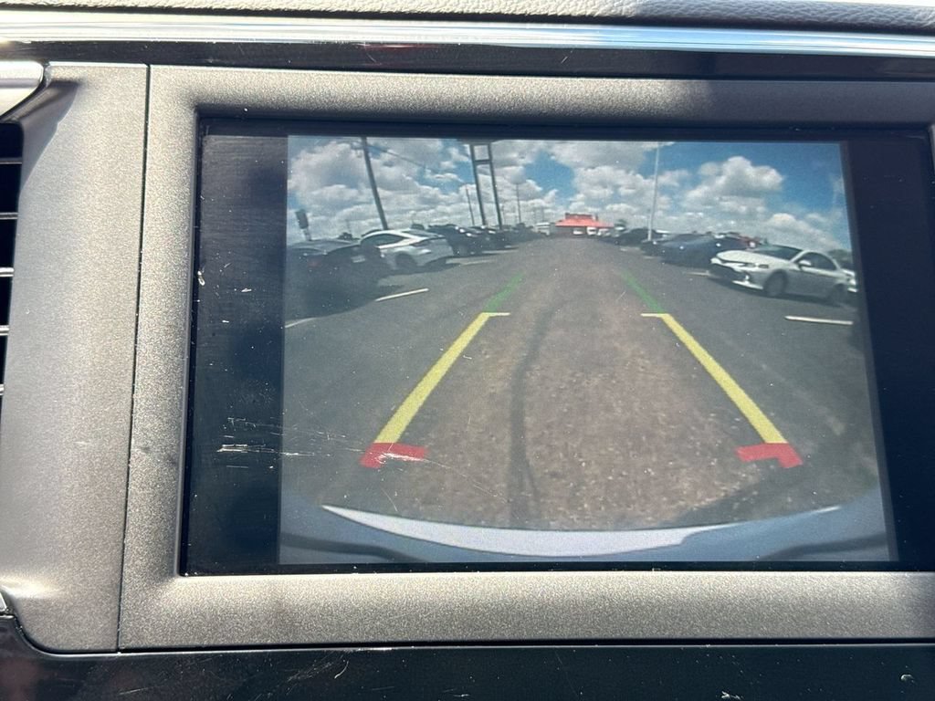 Used 2018 Chrysler Pacifica Touring-L FWD image 17
