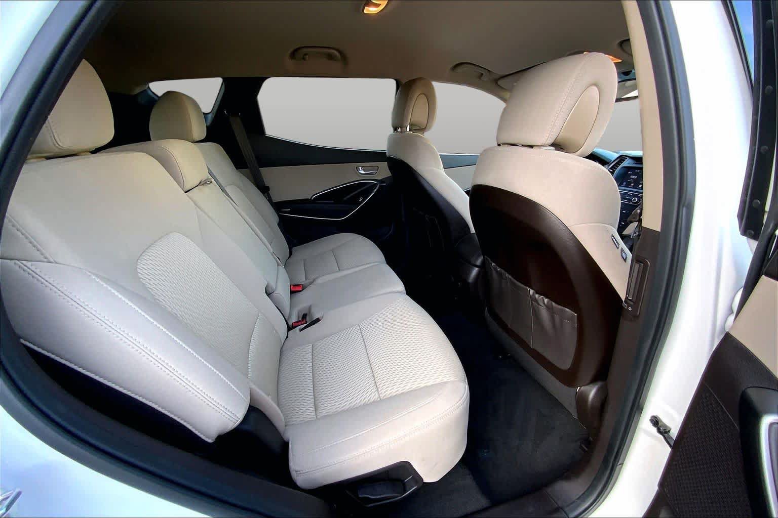Used 2017 Hyundai Santa Fe Sport FWD image 19