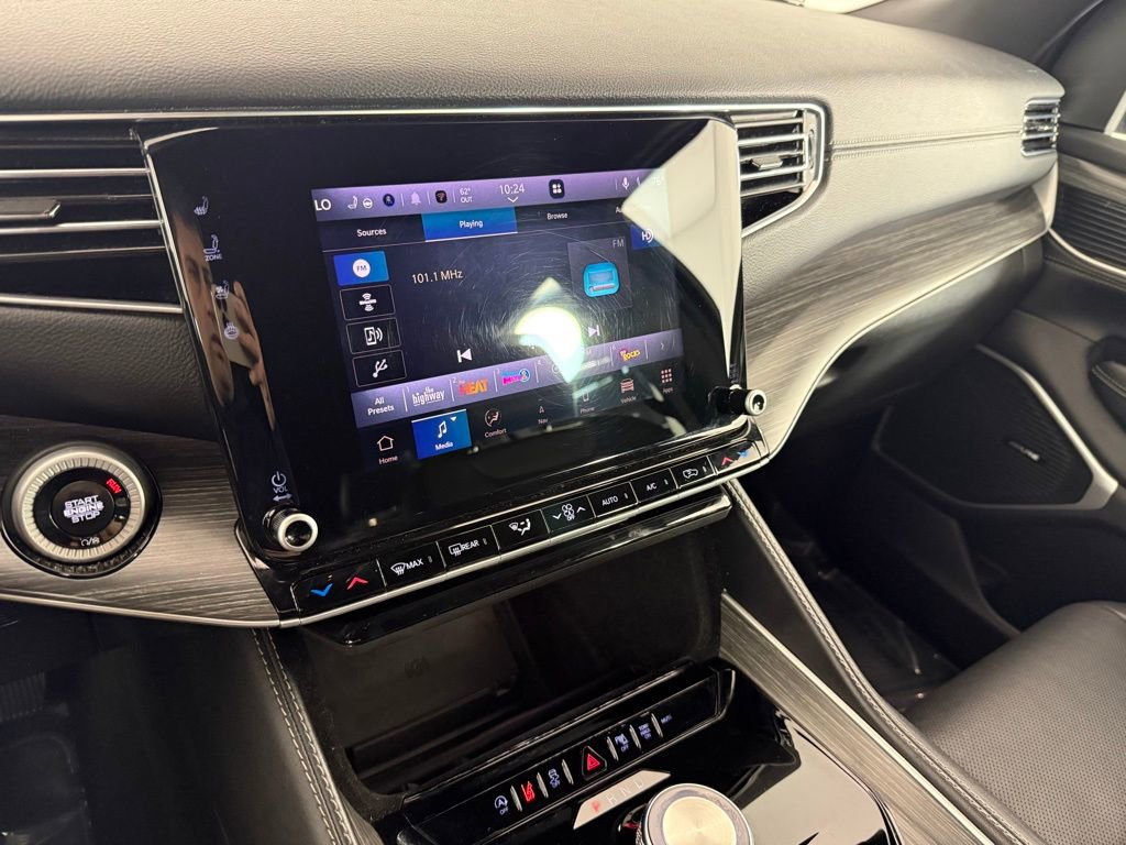 Used 2024 Jeep Wagoneer L Series II w/ Flexible Seating Group image 26