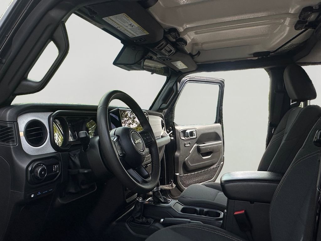 Used 2024 Jeep Wrangler Unlimited AWD/4WD image 9