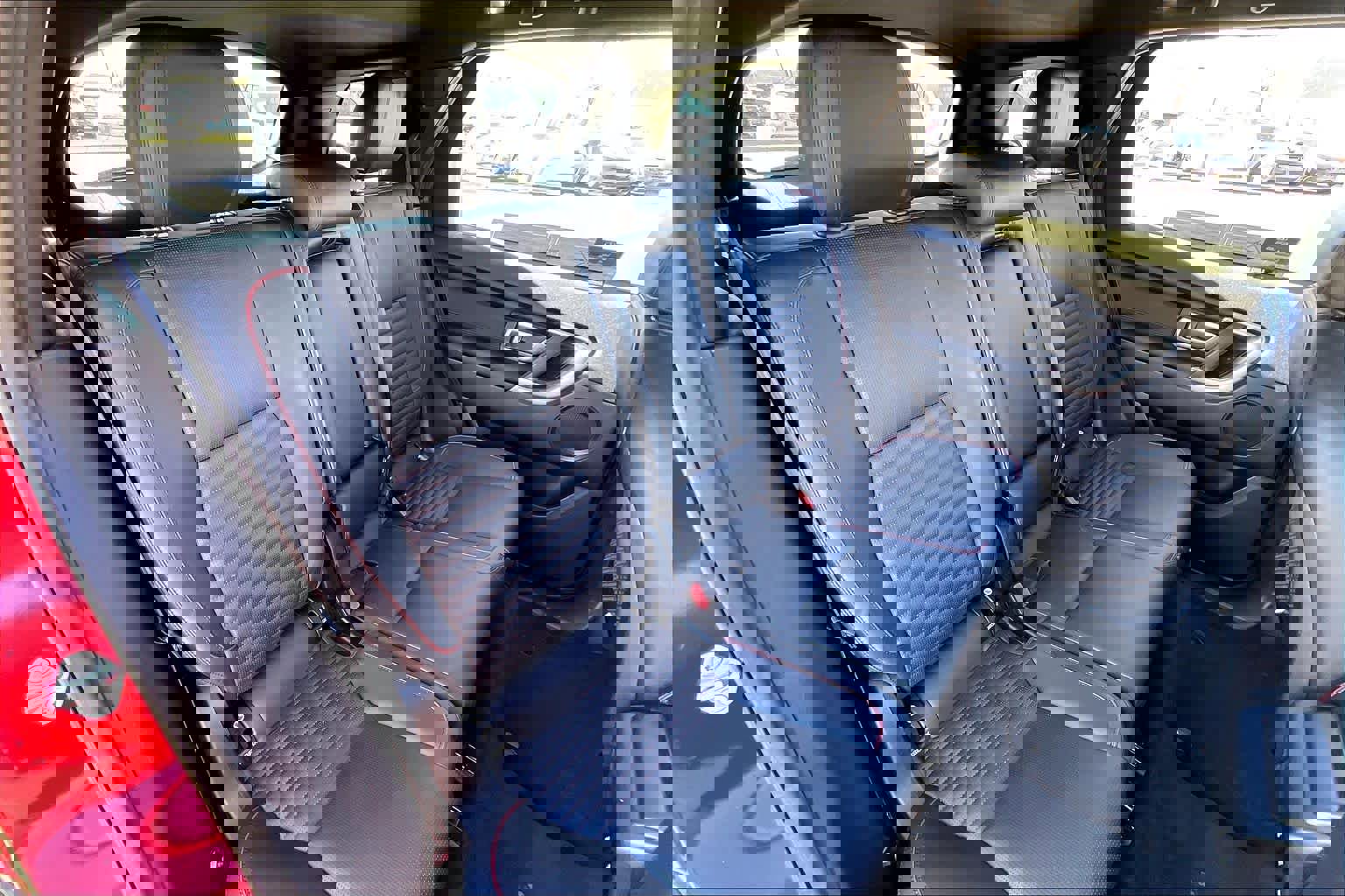 Used 2017 Land Rover Discovery Sport HSE image 17