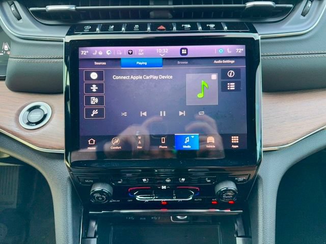 Used 2023 Jeep Grand Cherokee L Summit w/ Luxury Tech Group V AWD/4WD image 20