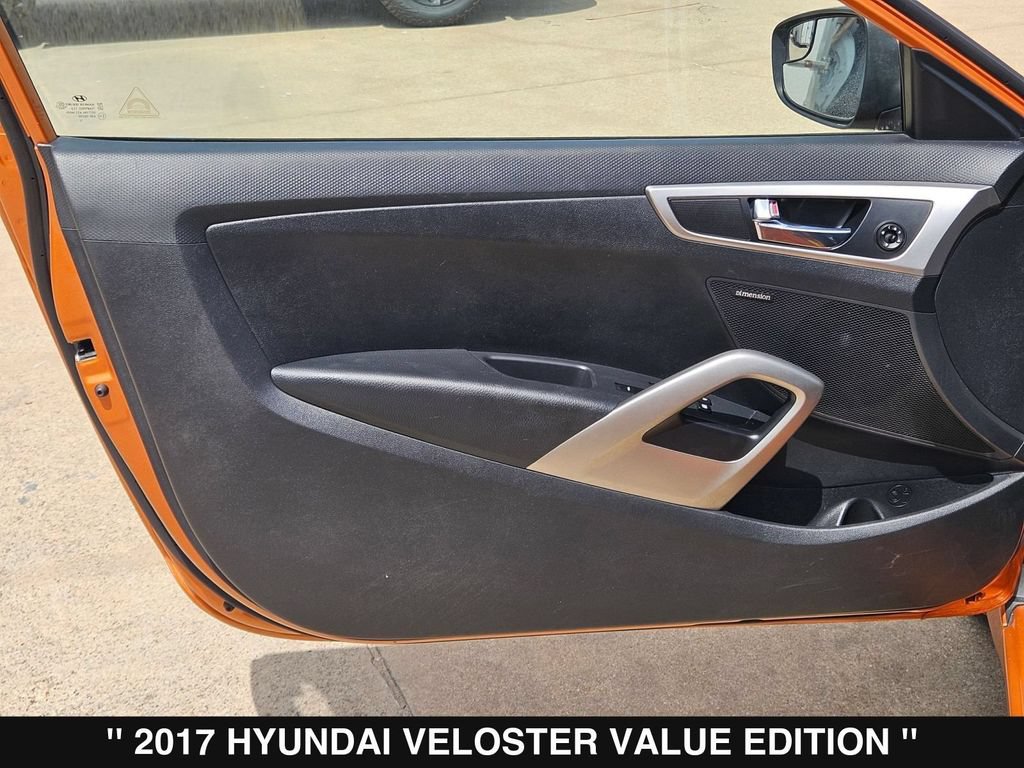 Used 2017 Hyundai Veloster Value Edition FWD image 14