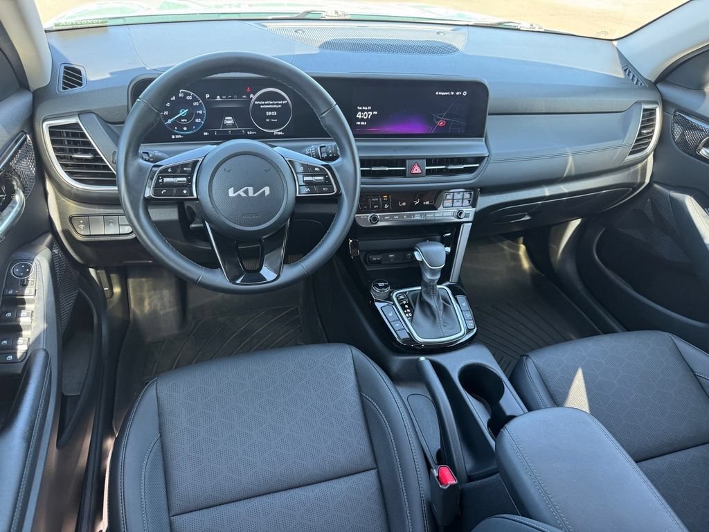 Used 2025 Kia Seltos EX w/ EX Sunroof Package FWD image 14