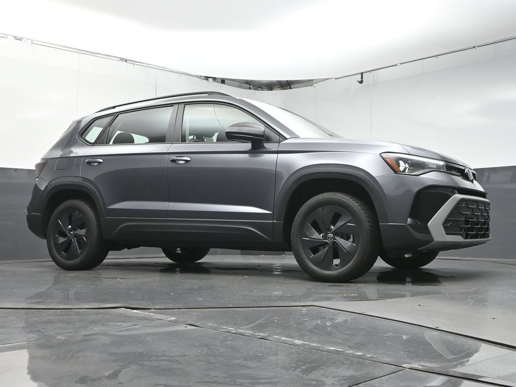 Used 2025 Volkswagen Taos SE FWD image 33