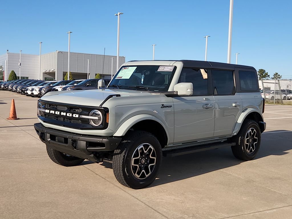 Used 2023 Ford Bronco Outer Banks image 3